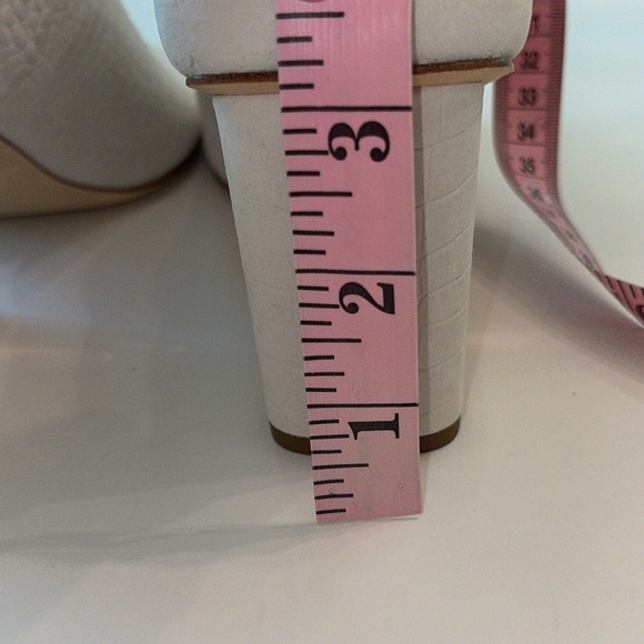 Via Spiga Hennie Croc-Embossed Block Heel Mules White Size 9.5 NIB - Picture 11 of 14